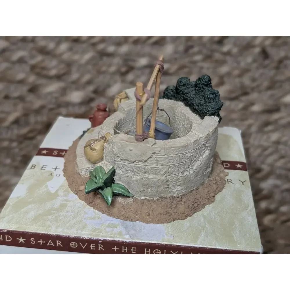 Vintage Porcelain Collectible Bethlehem Village Town Well Christmas Holiday